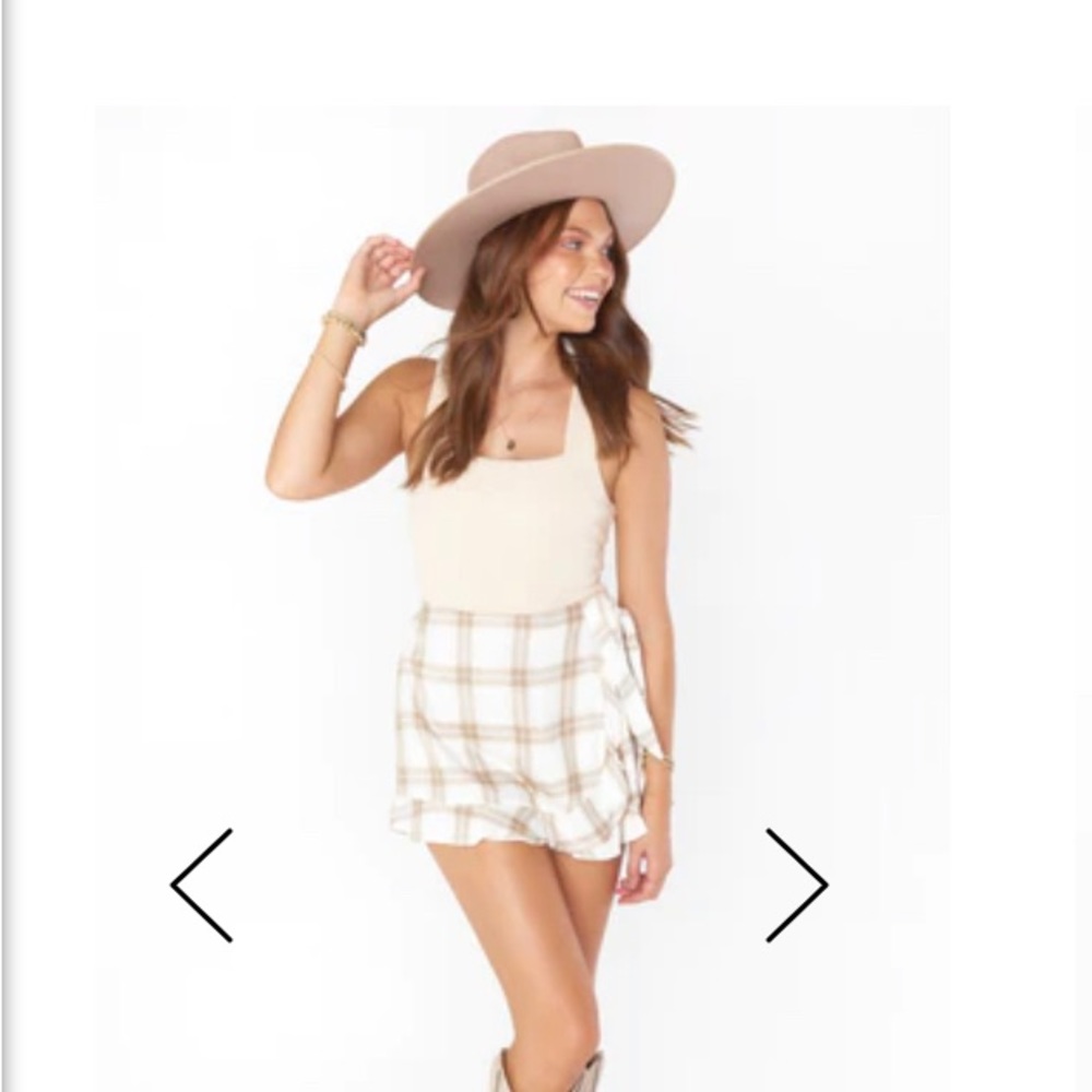 NWT Show me your Mumu cream and tan plaid valley skort